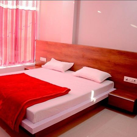 Hotel Tathastu Ujjain Eksteriør billede