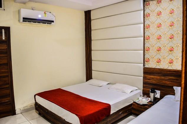 Hotel Tathastu Ujjain Eksteriør billede