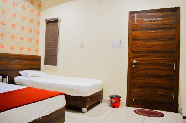 Hotel Tathastu Ujjain Eksteriør billede